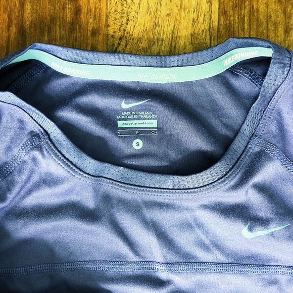 Long Sleeve Nike Running Shirt - Picture 2 of 2